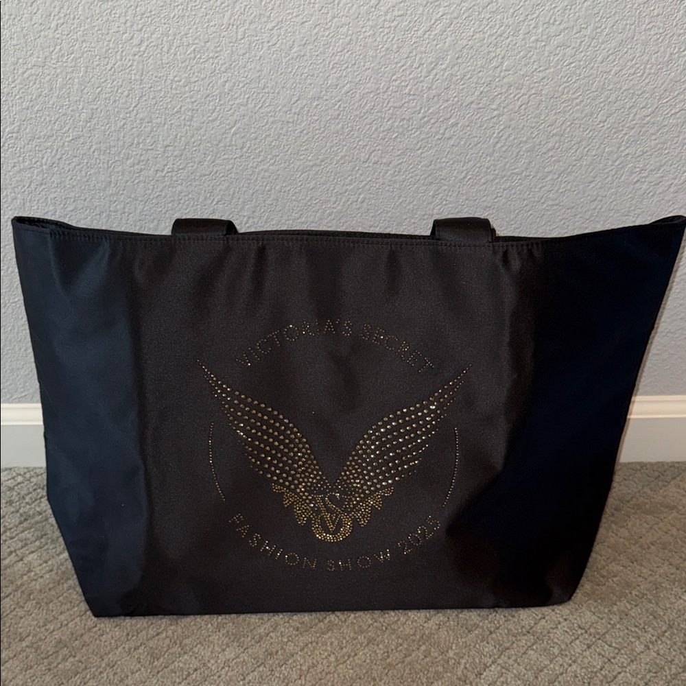 NWT Victoria's Secret 2025 Runway Fashion Show Tote - Picture 2 of 8